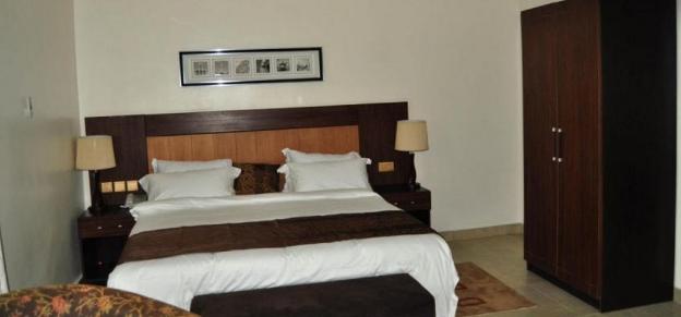 de brass suites hotel