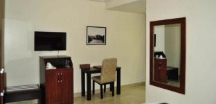 de brass suites hotel