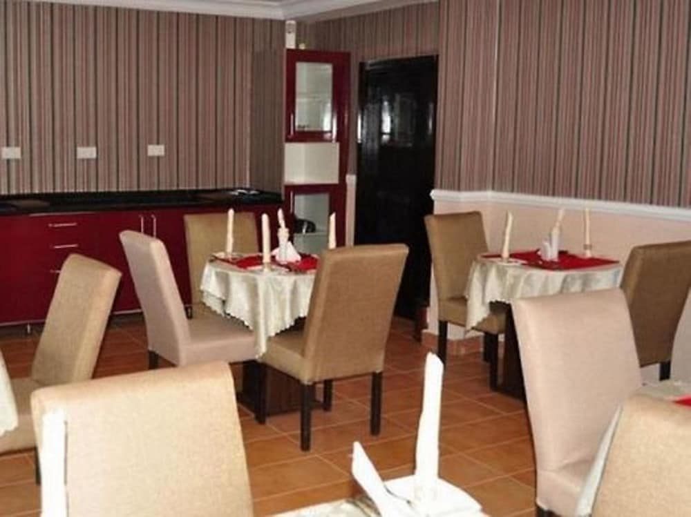 de brass suites hotel