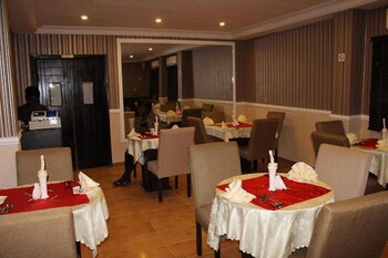 de brass suites hotel