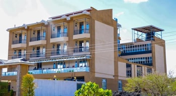 Skyward Mua Hotel,,3.5 star