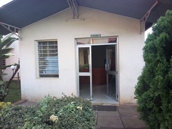 Kiembeni Resort,,3 star