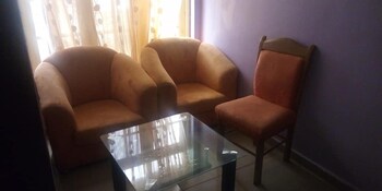 Eagle Valley Royal Hotel,,3 star
