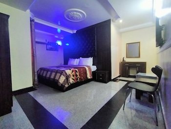 pameec luxury suites utako