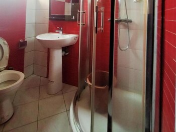 pameec luxury suites utako