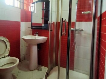 pameec luxury suites utako