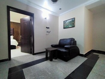 pameec luxury suites utako