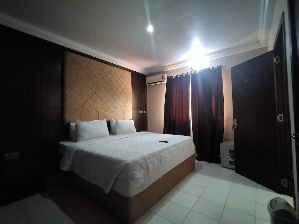 pameec luxury suites utako