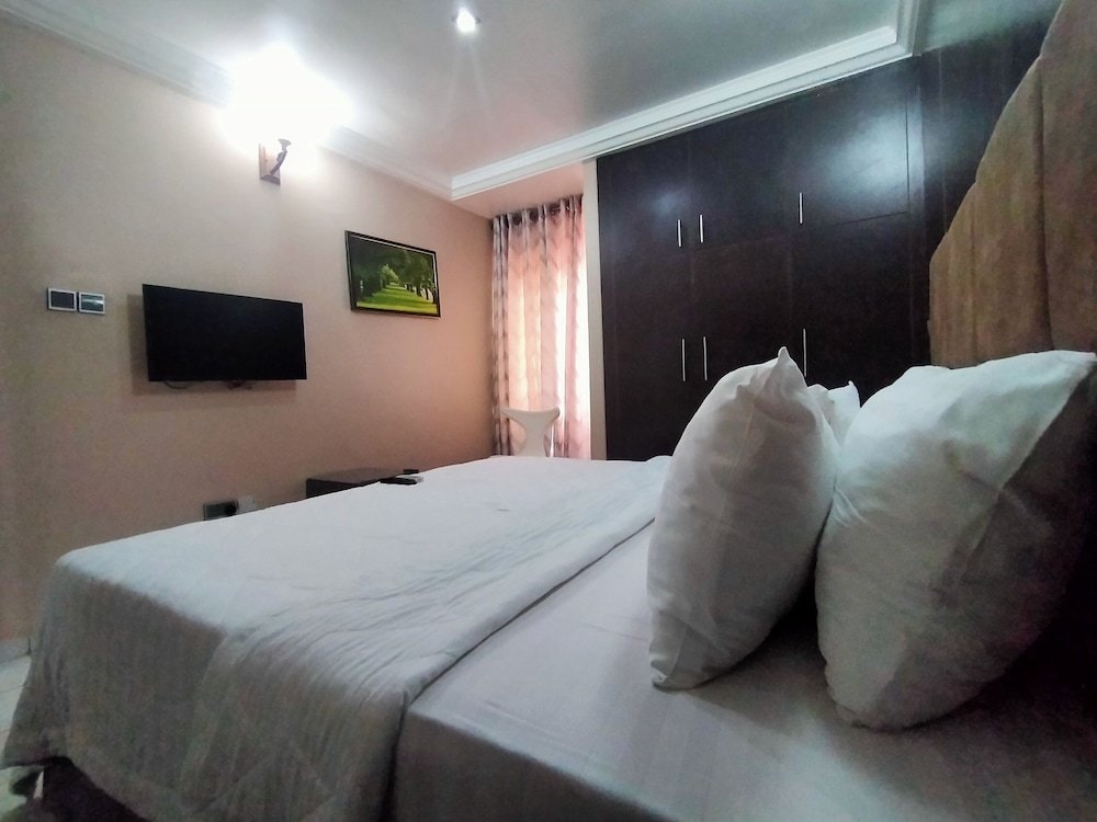 pameec luxury suites utako