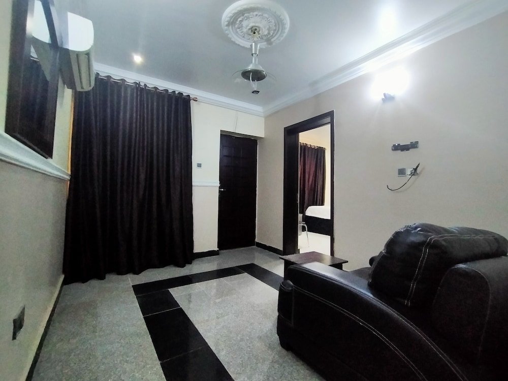 pameec luxury suites utako