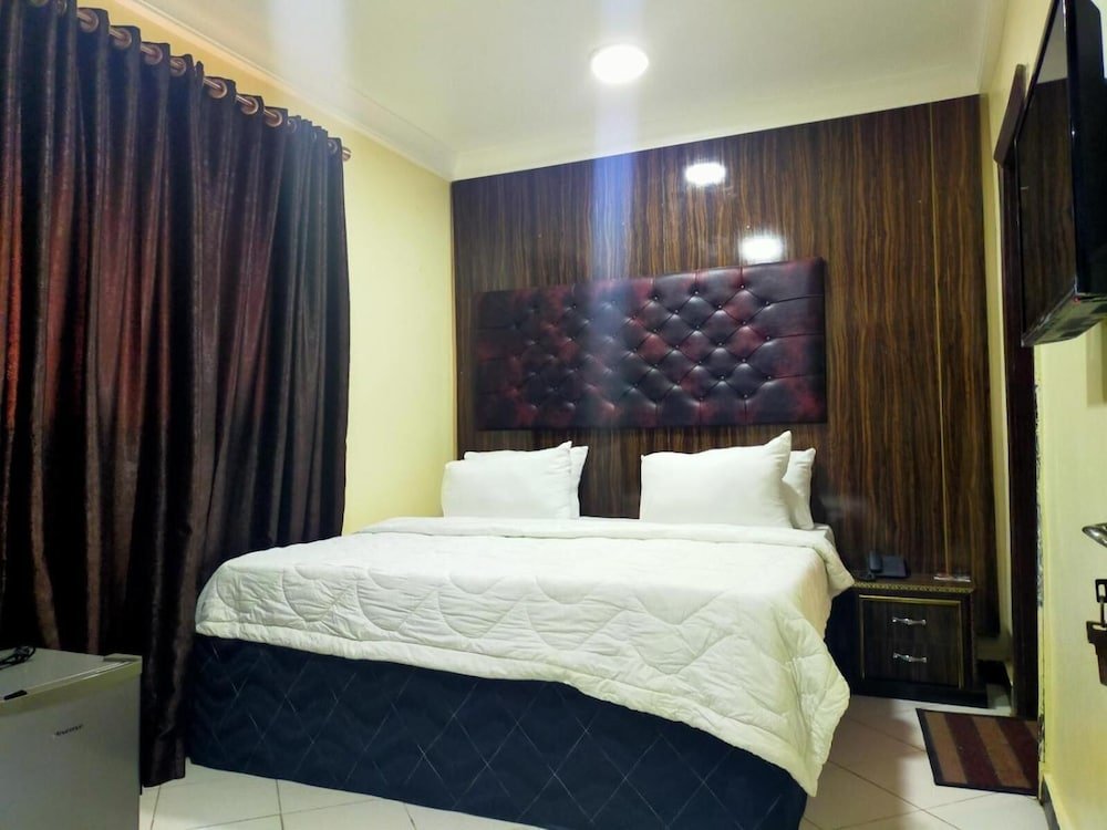 pameec luxury suites utako