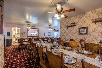 Apples Bed & Breakfast,Fawnskin>>Big Bear Lake,3.5 star