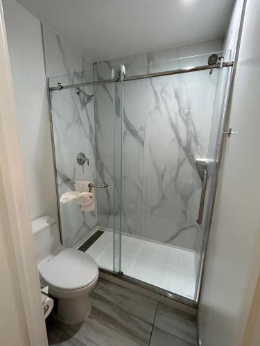 Hillside Inn,,2.5 star