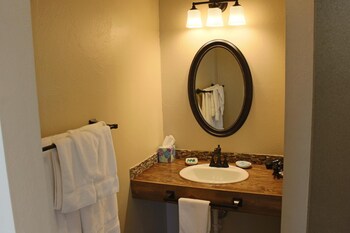 Twisters Bed And Breakfast,,2 star