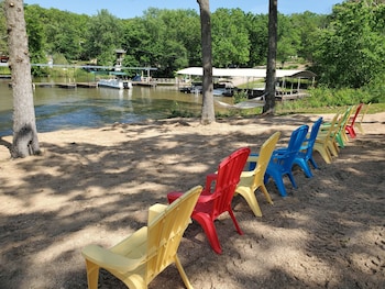 Lazy Dayz Resort,,3 star