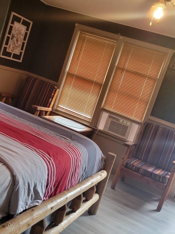 cedarvale cabins at turner falls