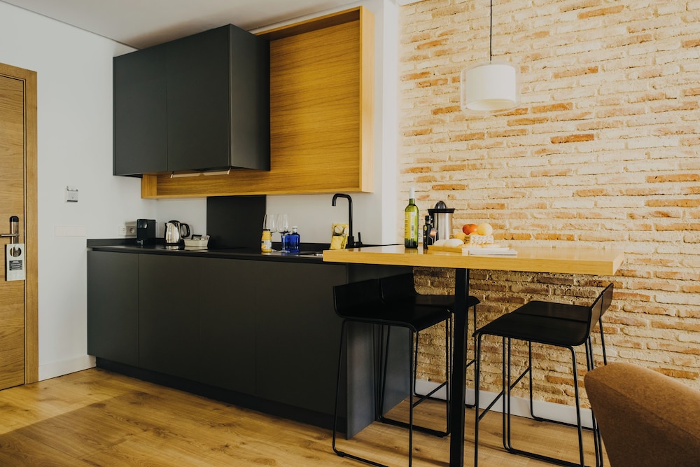 aquitania home suites