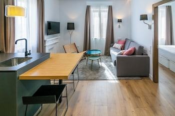 aquitania home suites