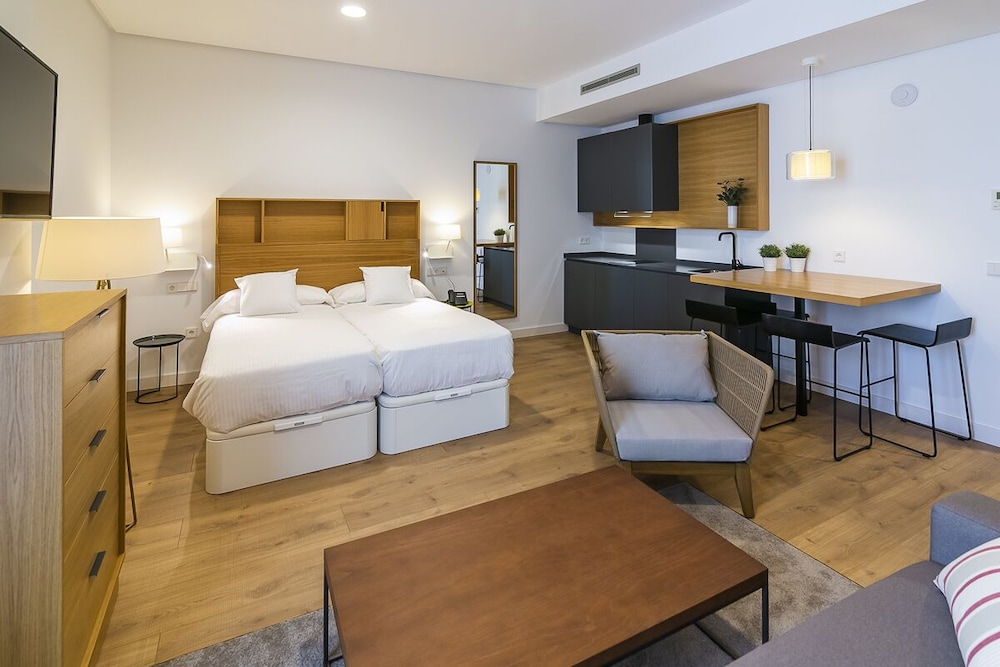 aquitania home suites