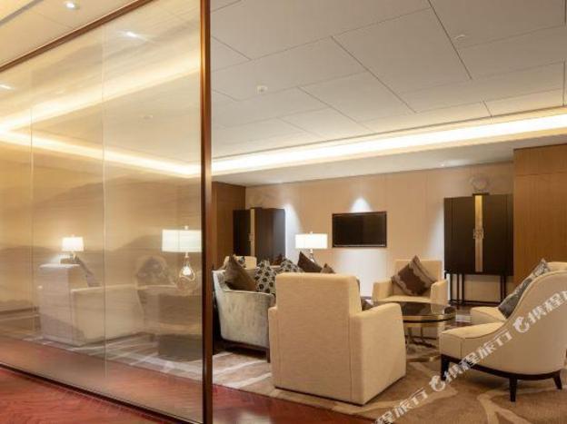wuhan optics valley convention hotel