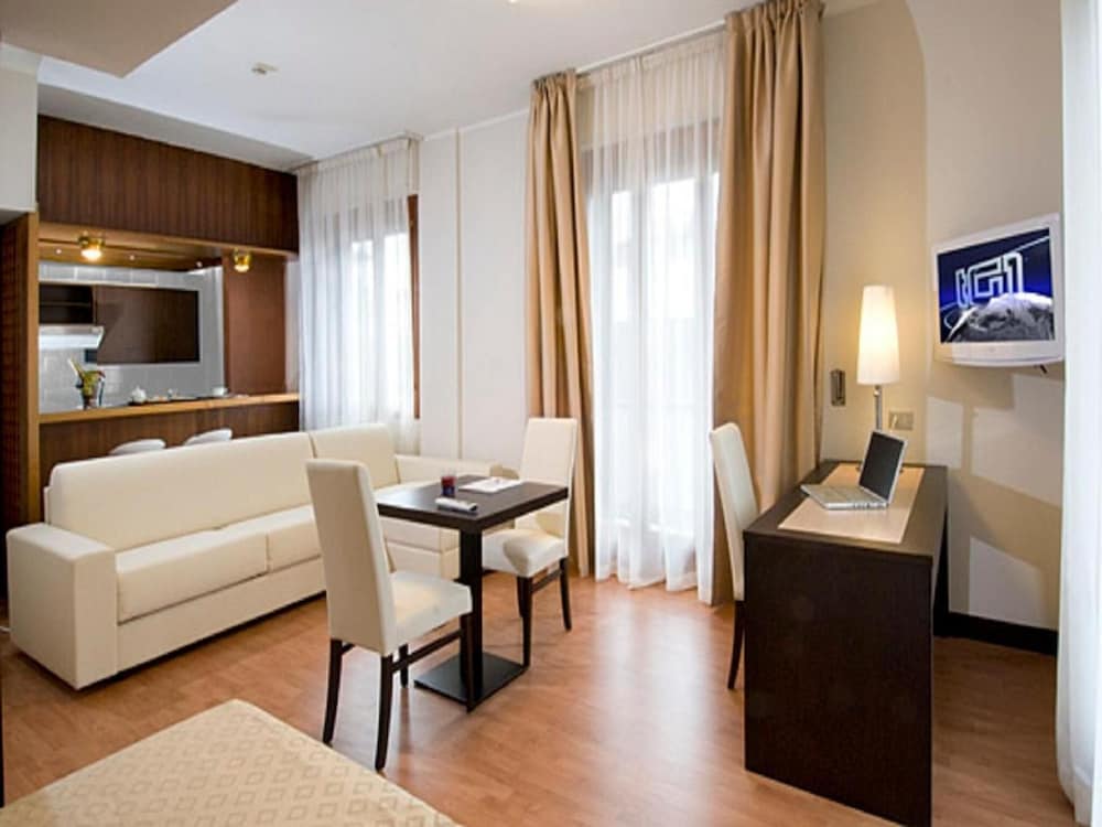 suite hotel elite