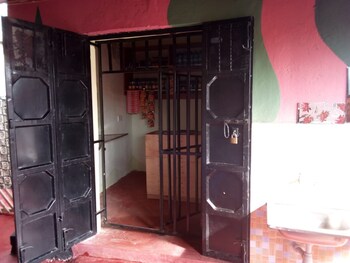 western guest lodge