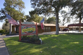 Shiner Country Inn,Lavaca>>Columbus,2 star