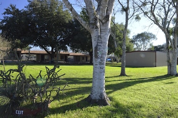 Shiner Country Inn,Lavaca>>Columbus,2 star