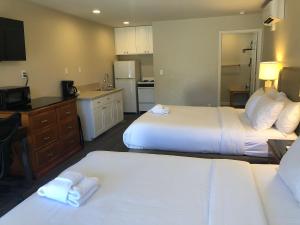 moonlight beach motel