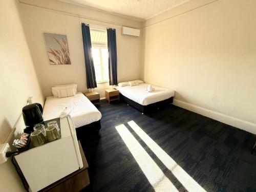 imperial hotel singleton