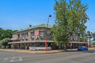 Imperial Hotel Singleton,,2 star