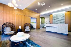 global luxury suites east boston