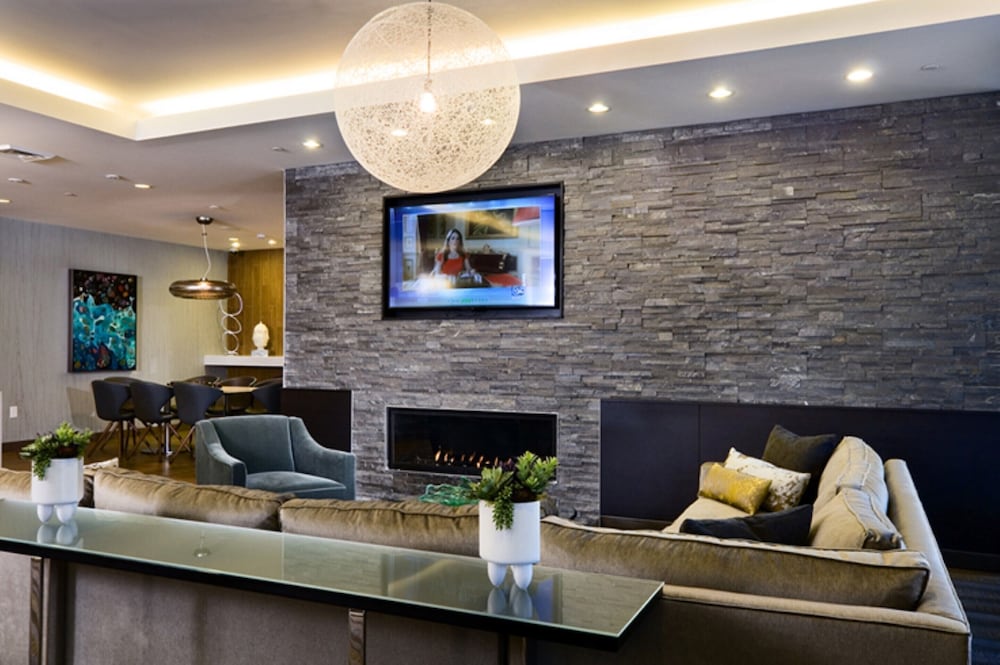 global luxury suites east boston