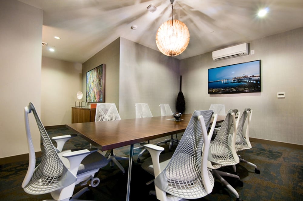 global luxury suites east boston