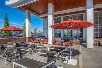 global luxury suites east boston