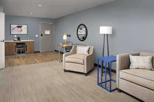 hampton inn warroad mn