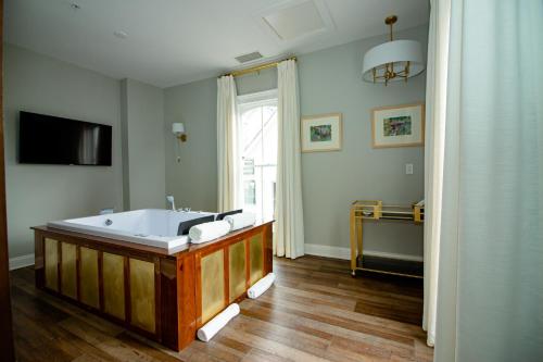 the colonial inn hillsborough