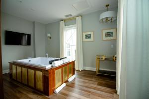 the colonial inn hillsborough