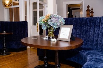 the colonial inn hillsborough