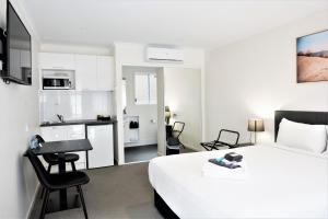 petrie mill motel