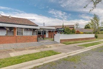 black sheep motel goulburn