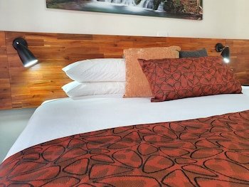 black sheep motel goulburn