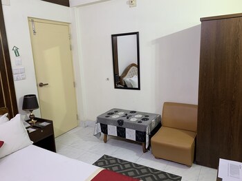 hotel grand circle inn