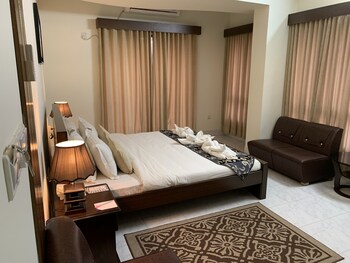 hotel grand circle inn