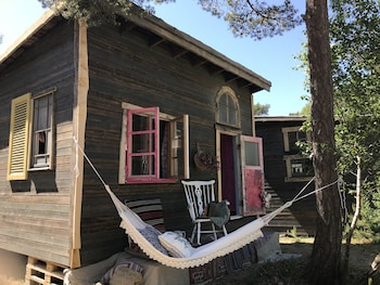 fide aventyrsby and camping