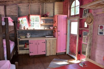 fide aventyrsby and camping