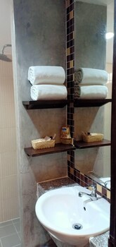 laekhong river resort