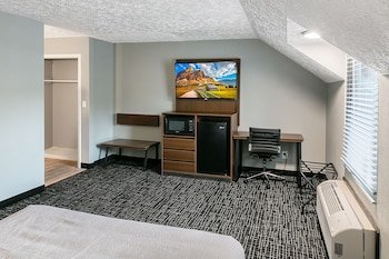 Gatlinburg Mountain Inn,Tennessee>>Gatlinburg,2.5 star