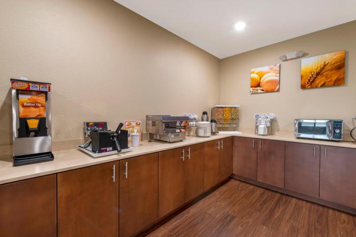 comfort inn and suites