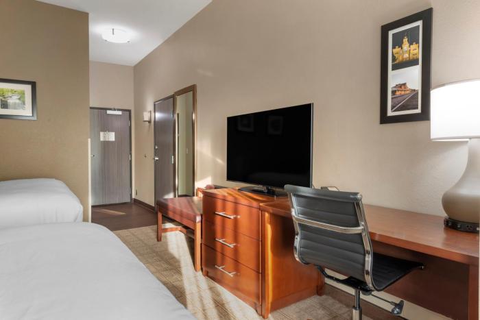 comfort inn and suites